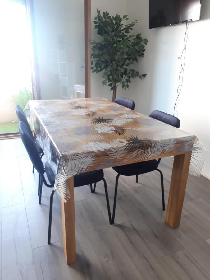 Gambetta Insolite Apartment Chambery Bagian luar foto