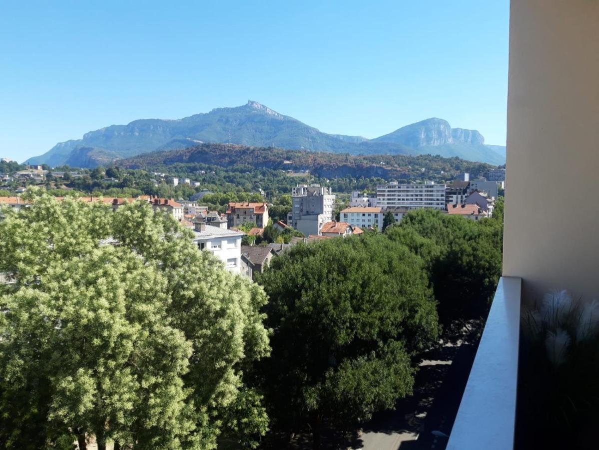 Gambetta Insolite Apartment Chambery Bagian luar foto