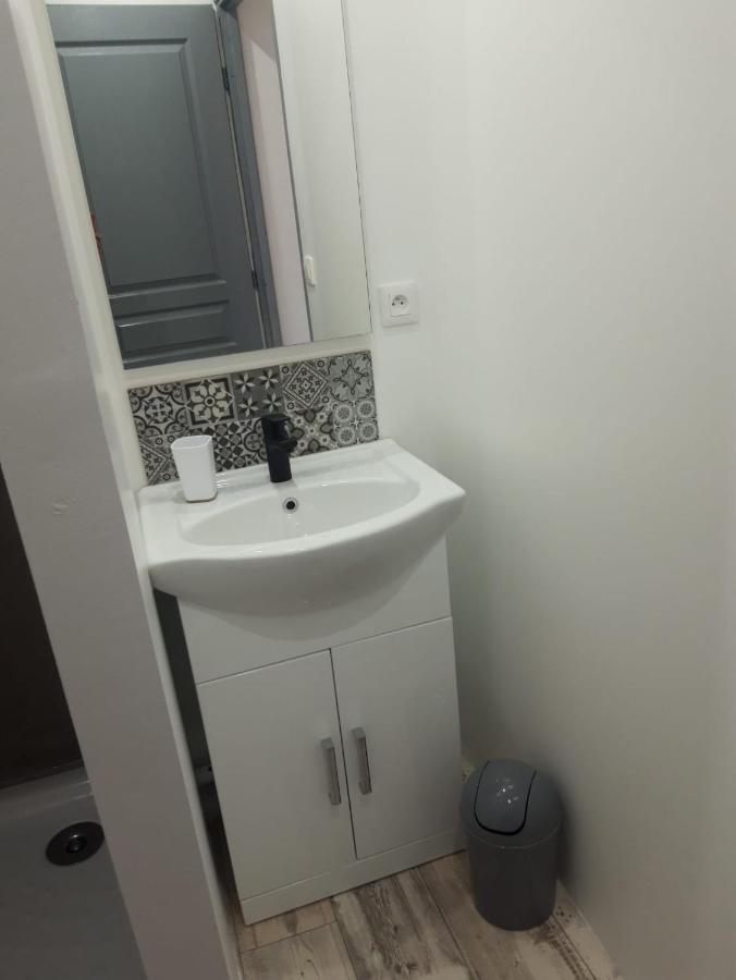 Gambetta Insolite Apartment Chambery Bagian luar foto